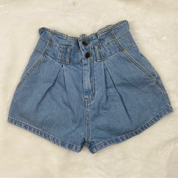 NWOT Pretty Little Thing Petite Mid Blue Wash Denim Shorts - Picture 2 of 13